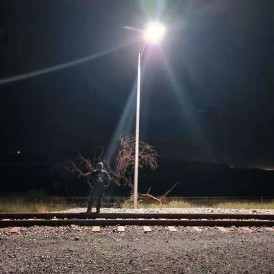 하나의 14000lm 30W 80W LED 태양 광 발전 가로등 18V 극 설치에서 모두